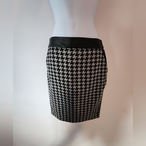 Express Mid-rise Pencil Skirt with POCKETS